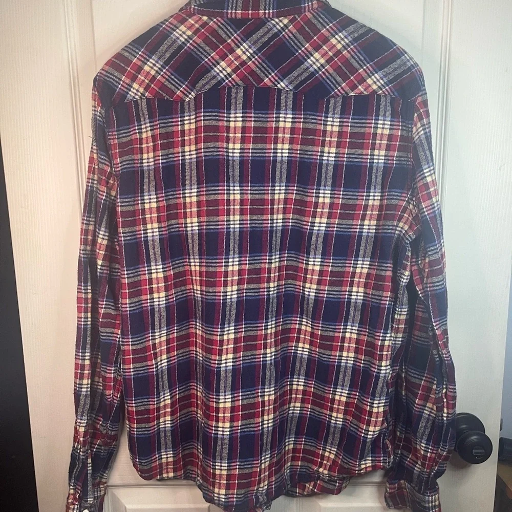 Levi’s white tab western flannel with pearl button. White‎ tab